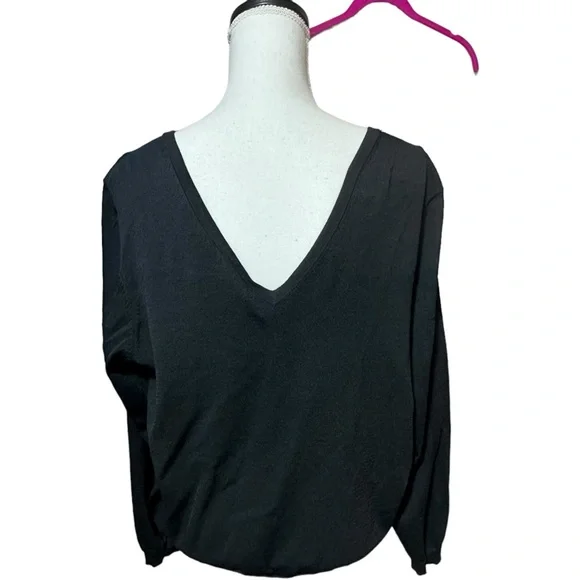 Floral beaded V back and V front cardigan. - Picture 5 of 5